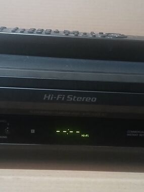 Sony Black Hi-Fi Stereo  SLV N500 VCR With Remote